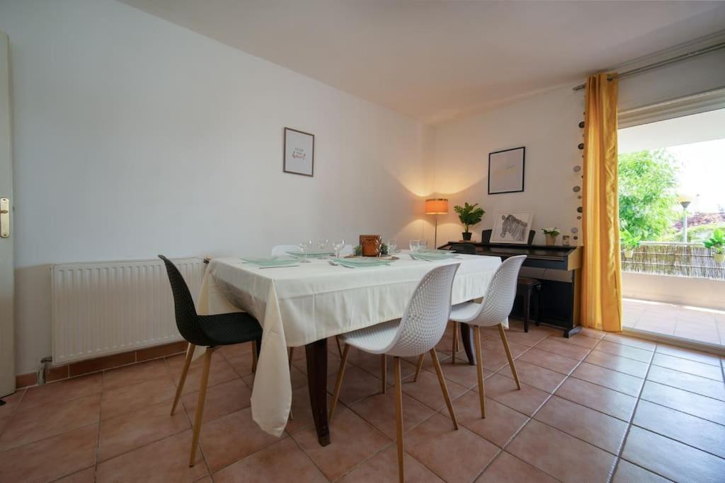 Appartement Tout Equipe Terrasse Et Parking Prive Марсель Екстер'єр фото
